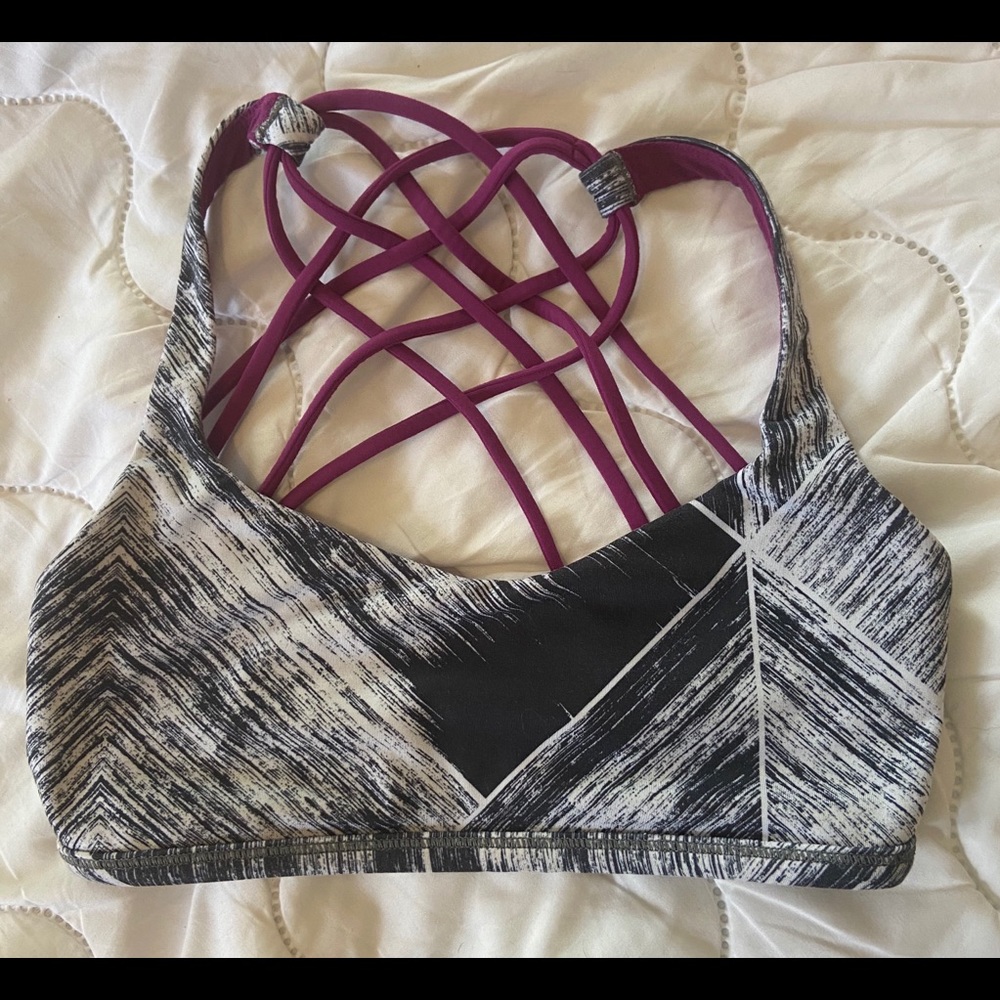 Lululemon strapping bra size 4